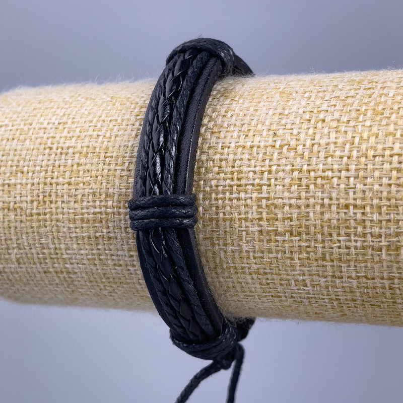 Гривна, дължина 18–25 см, дебелина 12 мм, еко кожа, цвят черен, с регулируема дължина