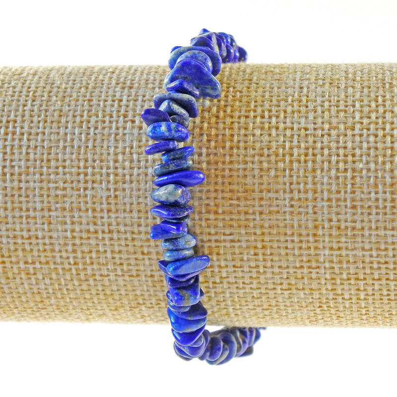 Гривна от лазурит, естествени камъни — късчета, размер около 7×2 мм, дължина 18 см (еластична)