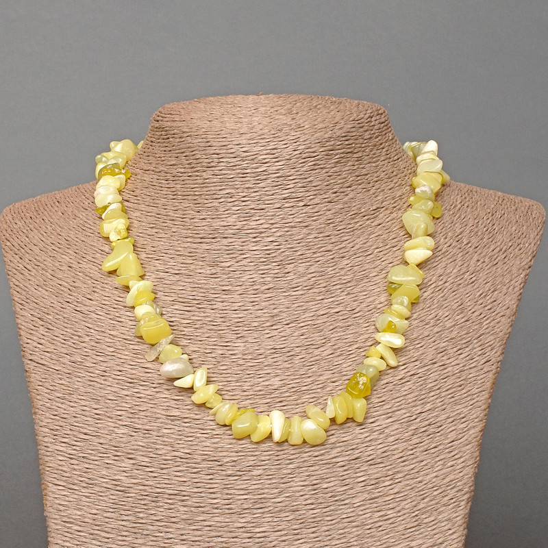 Гердан от жадеит, късчета, диаметър около 8×3 мм, дължина 47 см